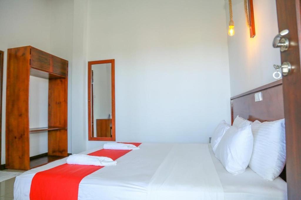 Sea Cloud Dalawella Hotel Unawatuna Dış mekan fotoğraf